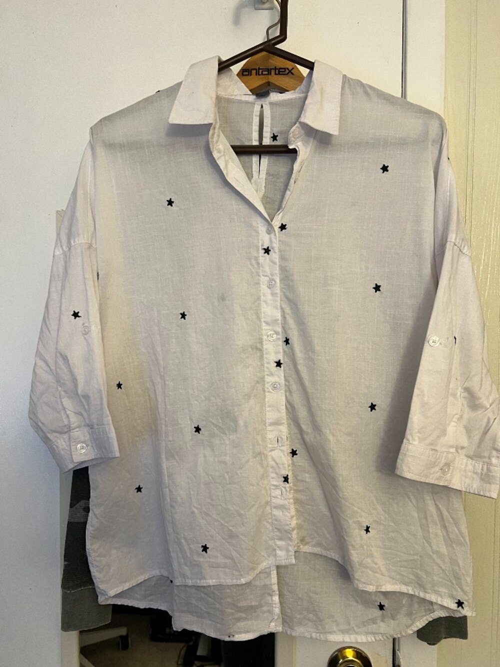 Alexander Jordan White Star Embroidered Blouse – Rolled Sleeves – Size M